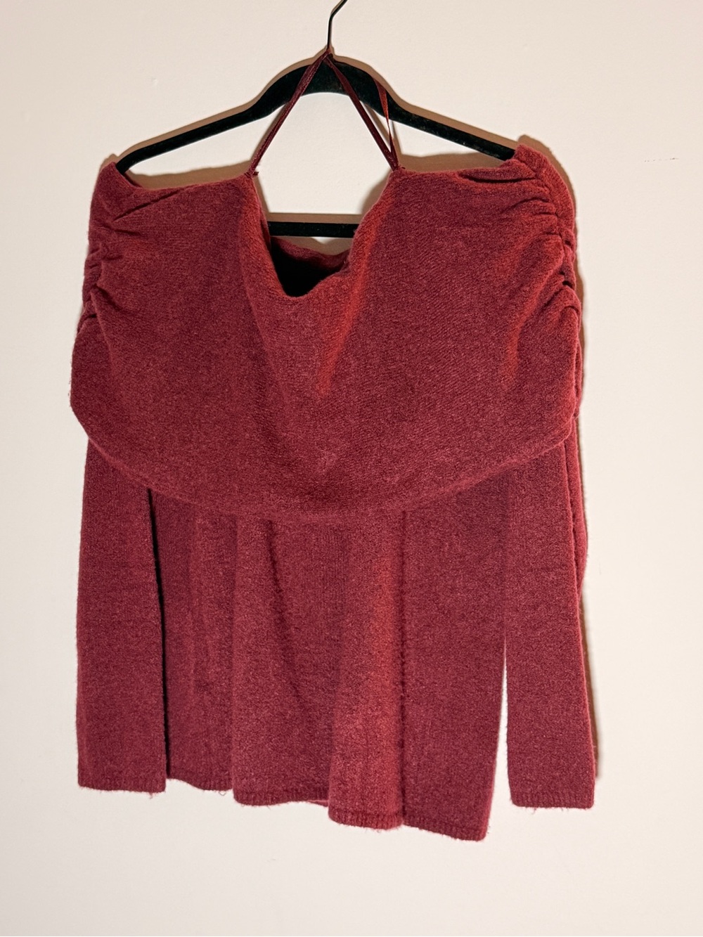 Abercrombie & Fitch Off-the-Shoulder Sweater in Wine Red - Picture 4 of 5
